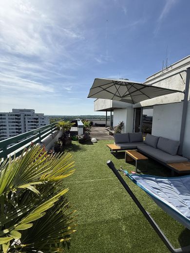 Penthouse mit großer Dachterrasse, Panoramablick & privater Sauna – Sonnige Dachterrasse 