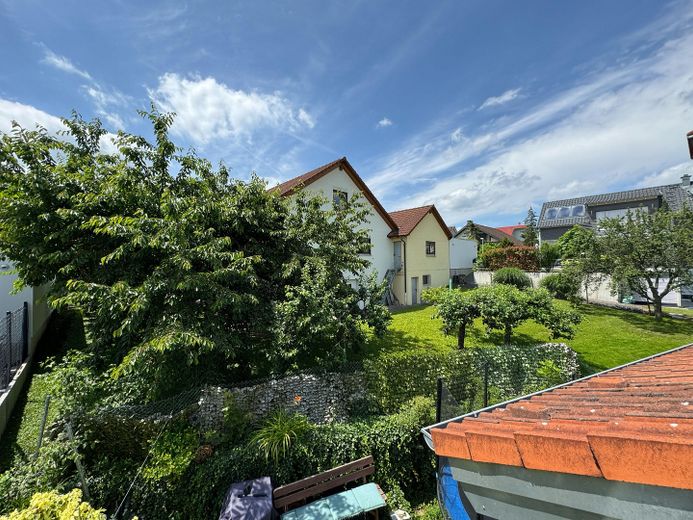 Charmante 3-Zimmer-Wohnung mit Sonnenbalkon in Cleebronn – Foto 3