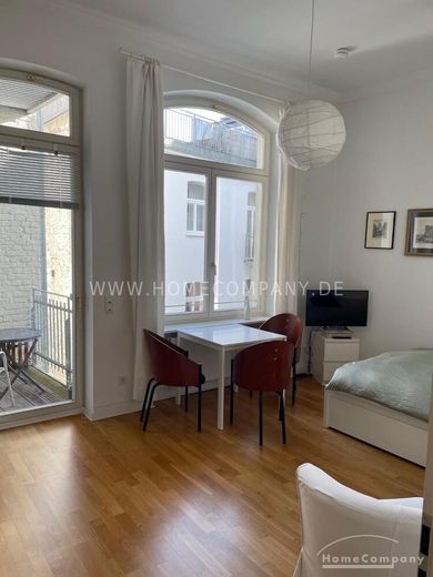 Charmantes Möbliertes Apartment in Köln-Altstadt! – b6c9c886e2be99a9d219df58d64fc39b922e5f4f.jpg