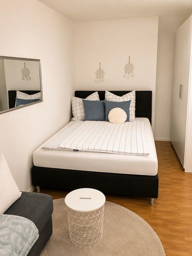 Helle möblierte 1-Zimmer-Dachgeschosswohnung in München-Trudering – Foto 3