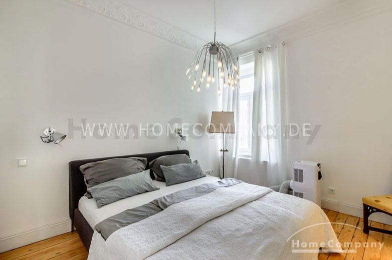 Schöne, hochwertige möblierte 4-Zimmer-Altbauwohnung mit Balkon in Schwabing – 41c9ed0e283f5a942a0064a3648a4d4fdcc9937f.jpg