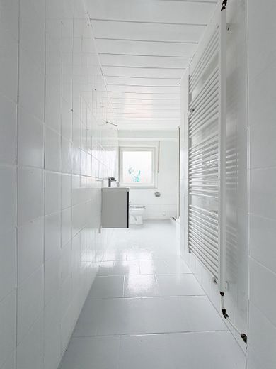 ¡Su proyecto de renovación en Friesenheim: 3 habitaciones con balcón en una ubicación tranquila! – Badezimmer