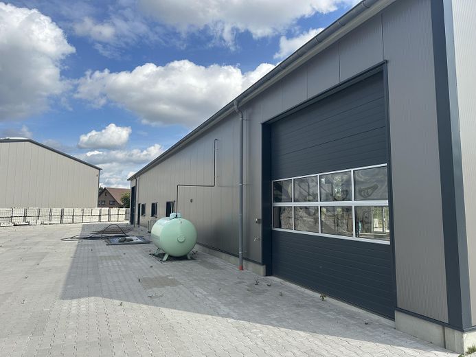 Rolltor hinten Ausstellung