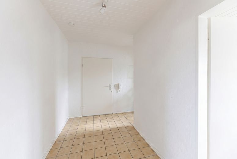 Helle 3-Zimmer Wohnung mit Küche und Balkon – Foto 9