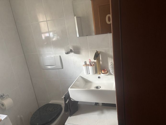 Casa unifamiliare a Kaufungen con appartamento indipendente – Foto 3