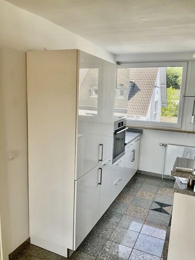Gemütliche Dachgeschosswohnung in Ko-Metternich, provisionsfrei, mit Balkon und Garage – Küche