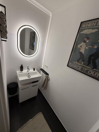 Moderne 3-Zimmer-Maisonette mit 3 Balkonen, Garage & Panoramablick über Würzburg – Foto 6