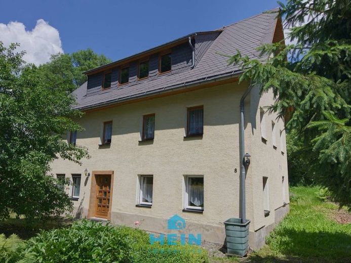 Ein Zuhause mit Herz & Potenzial in der Bergstadt Schneeberg: Teilsaniert und bereit für Ihre Ideen! – Foto 1