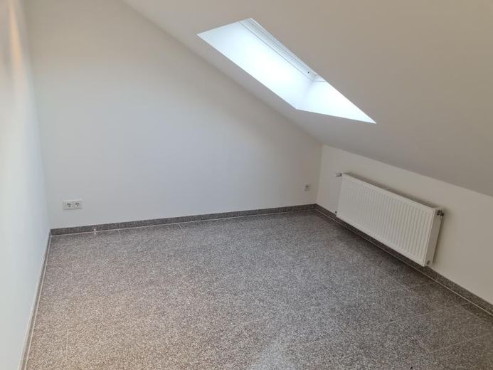 Neuwertige 2 Zimmer Granitboden Echtglasdusche Terrasse Ruhig – Schlafzimmer, abdunkelbar