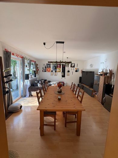 Appartamento di 90 m² con 3 locali, terrazza, cucina componibile e posto auto – Foto 1