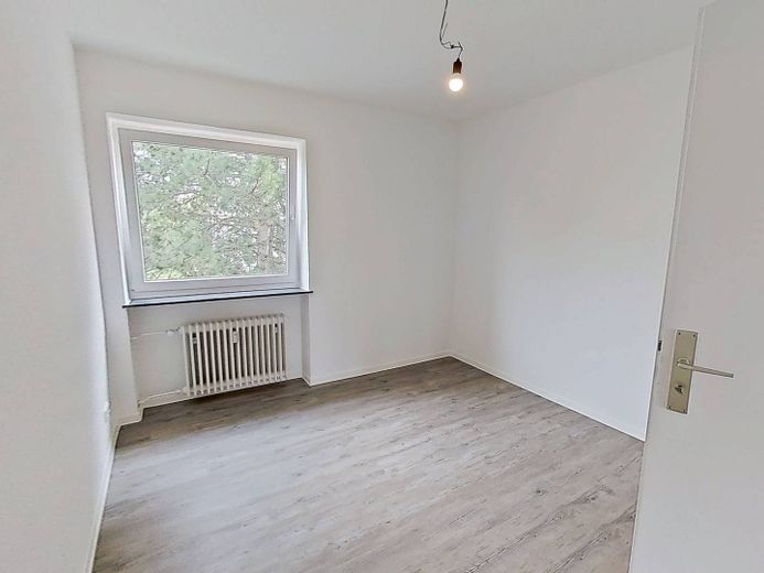 BIS ZU 3 NKM FREI: Schöne 3-Zimmer-Wohnung mit BALKON und intelligentem Grundriss in Kappeln-Ellenberg – Ansicht I: Schlafzimmer II