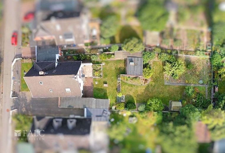 ***Wohnen in bester Lage - Geräumiges Einfamilienhaus mit großzügigen Garten*** – Luftbild