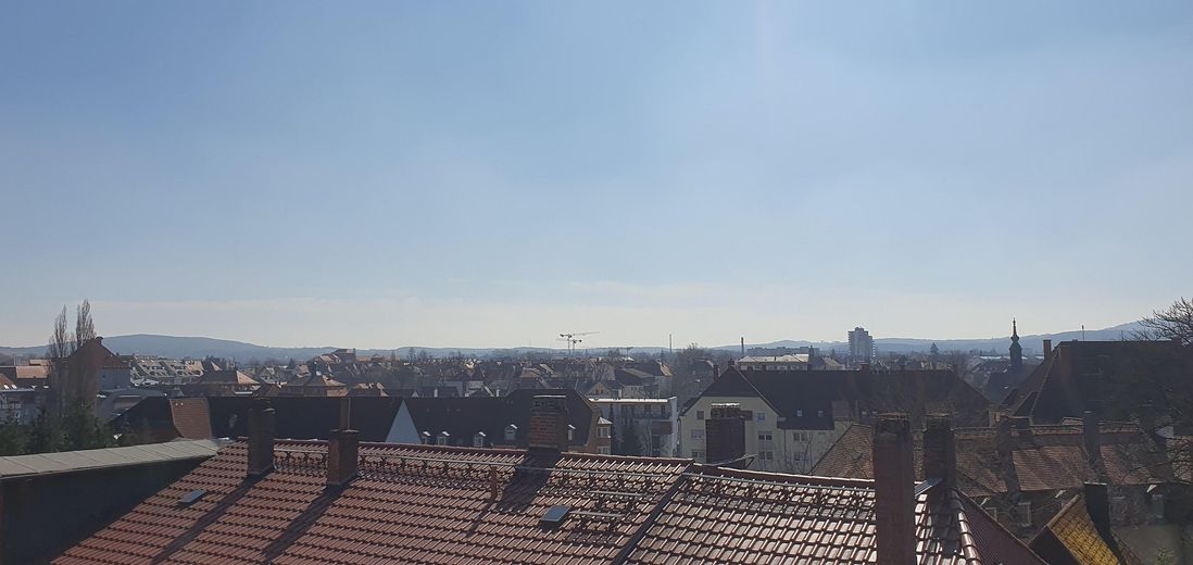 Großzügige 3-Zimmer-Wohnung in historischer Kreuz-Bräu – Südbalkon, Aufzug & TG – Blick über die Stadt