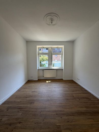 Sanierte 1-Zimmer Wohnung in Mannheim-Waldhof – Schlafzimmer