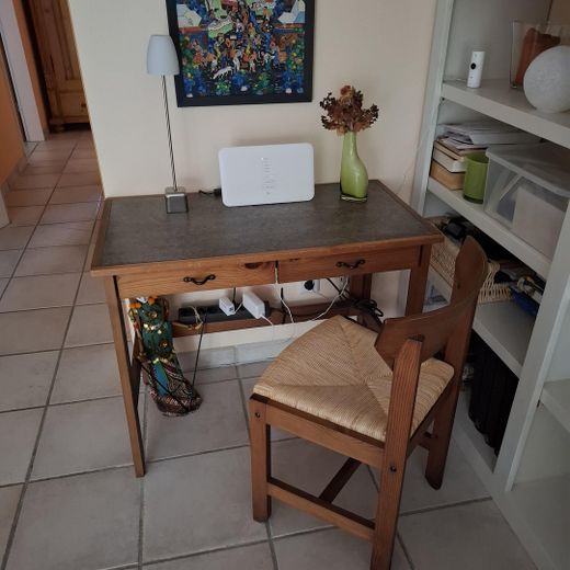 Kl. Schreibplatz im Wohnz.