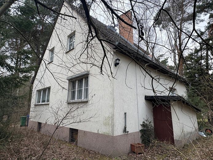 Gr. Einfamilienhaus in Wassernähe, Keller, Grün, 2 getrennte Wohnungen möglich. – Foto 4