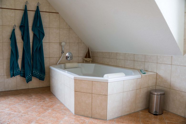 Bad mit 2 Personenbadewanne 