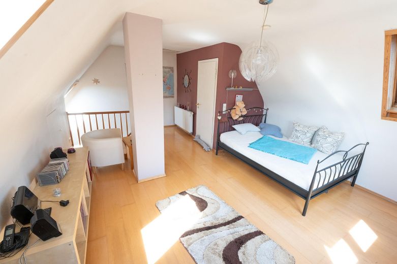 Schlafzimmer 4
