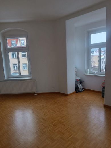 Dresden, ETW im Stadtteil Striesen, Nähe Blaues Wunder – Wohnzimmer Ecke Erker