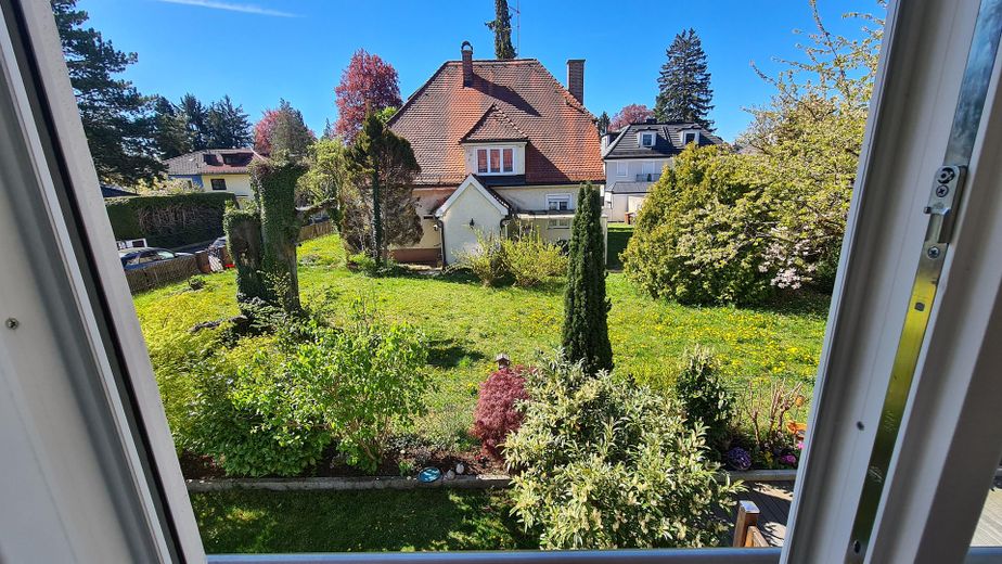 VON PRIVAT UND PROVISIONFREI: Reiheneckhaus in Großhadern im Blumenviertel – Bild-17-Ausblick-Südseite