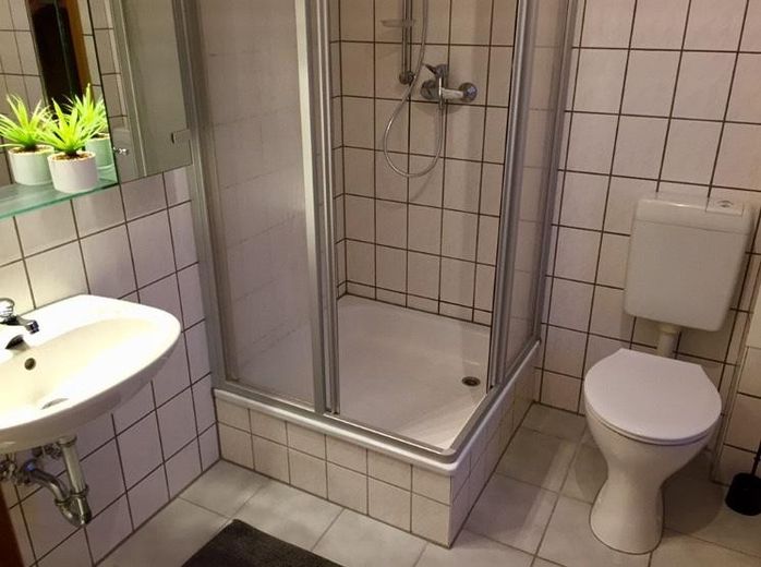 Komfortable möblierte Wohnung EG, “zentral und doch ruhig“ – Foto 5