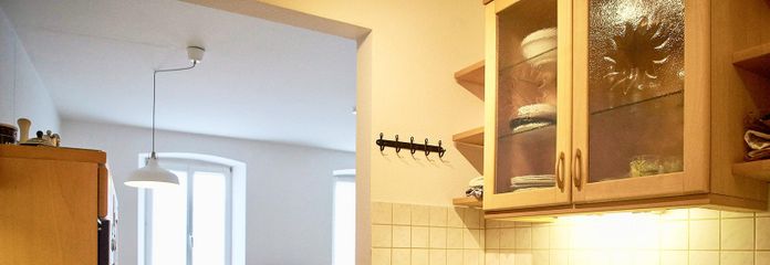 Piso amueblado de 2 habitaciones con cocina equipada y cochera en una ubicación céntrica – EBK mit Spühlmaschine