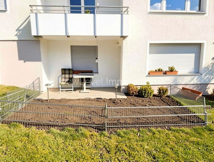 3-Zimmer-Wohnung mit Terrasse, Gartenanteil &amp; Stellplatz in Ulm – Terrassenansicht - (KI-opt.)