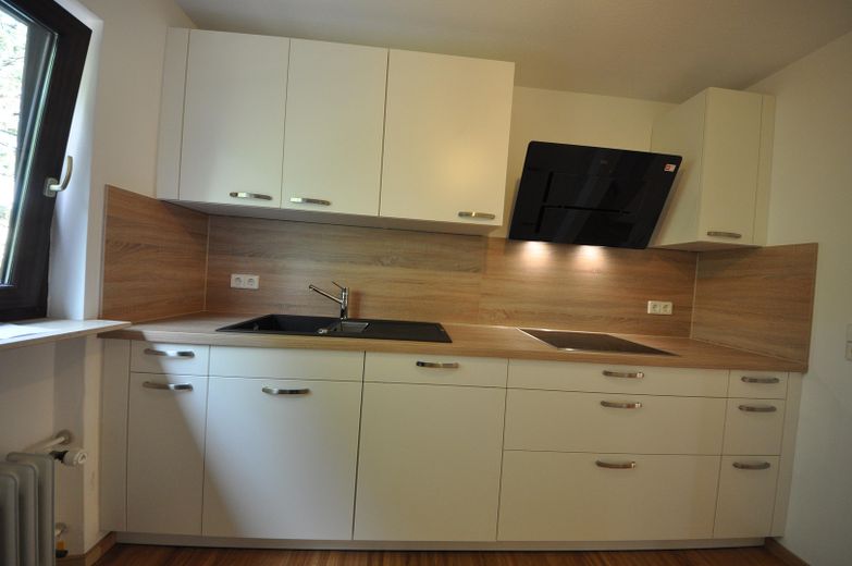 Von privat - Gepflegte, renovierte 3-Zimmer Wohnung mit Balkon in Tamm – Küche 