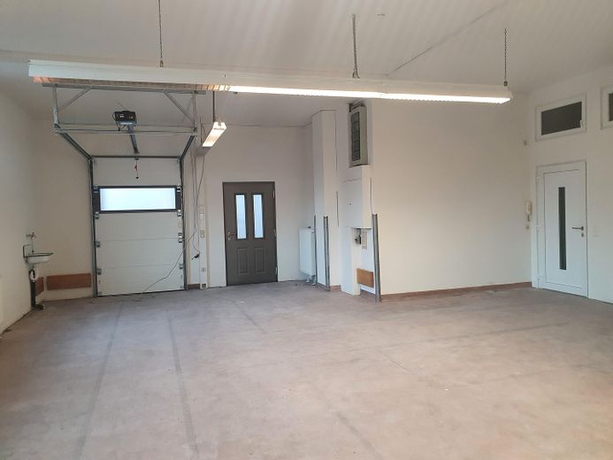 Büro/Gewerbe, Kanzlei, Praxis, Schulung, Handwerker, Handel im Zentrum von Altensteig – EG Eingänge mit Rolltor