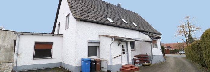Außenansicht mit Anbau
