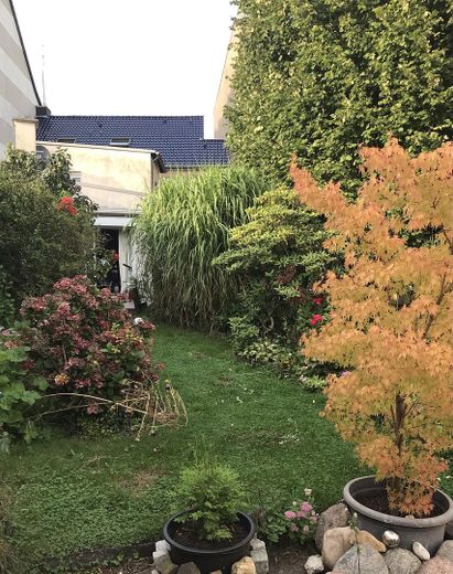 Großfamilienparadies mit großem Grundstück und zu prüfender Entwicklungsperspektive – Blick zur Terrasse