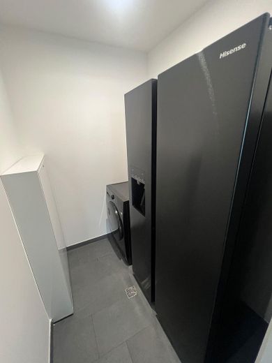Modernes 2,5-Zi.-Penthouse mit Aufzug & Stellplatz – Solingen-Ohligs – Abstellkamer mit Kühlschrank