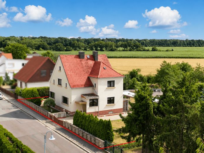 Familienhaus mit Weitblick, Pool und 905 m² Grundstück in Elbenau – फोटो 1