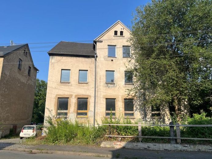 Mehrfamilienhaus in Zwickau-Cainsdorf - Sanierungsobjekt mit großem Grundstück – Foto 1