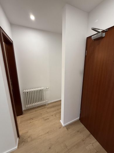 Erstbezug nach Kernsanierung: Helle gepflegte 3-Zimmer-Whg mit Balkon in Lauda-Königshofen – Flur 1