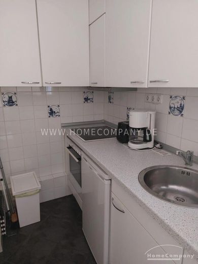 Traumhafte, neu renovierte 2-Zimmer-Wohnung in historischem Lübecker Alstadthaus – ae6c70f0738c772f1342e3c9276687b99fd7f6cf.jpg