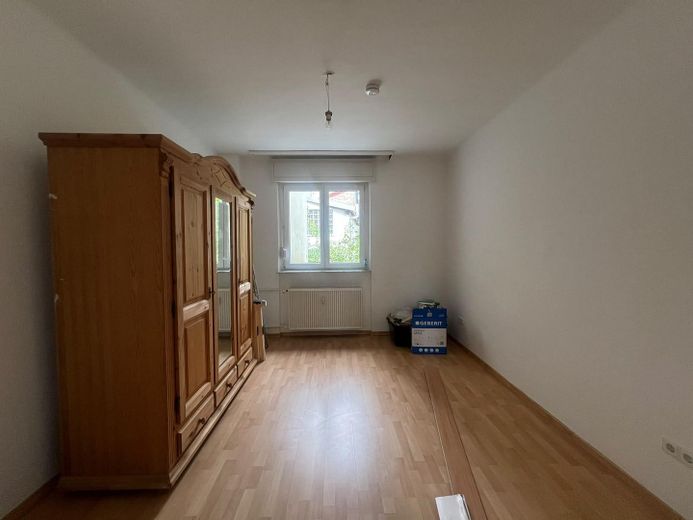 charmante Erdgeschoßwohnung mit kleinem Garten – Schlafzimmer