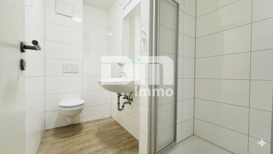 Moderne 4 Zimmer HP / EG Wohnung mit 2 Bädern und großer Terrasse direkt an der Uni – Bad / Dusche 1