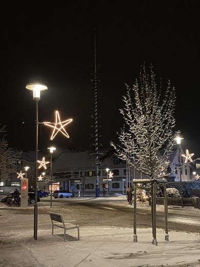 Ekskluzywne 1-pokojowe mieszkanie z pięknym balkonem i dobrym połączeniem komunikacyjnym – Odelzhausen in Winterstimmung
