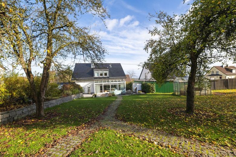 Modern wohnen mit viel Raum und Licht - Wintergarten - Gartentraum - TOP Lage von Fernthal – Grundstück mit Obstbäumen