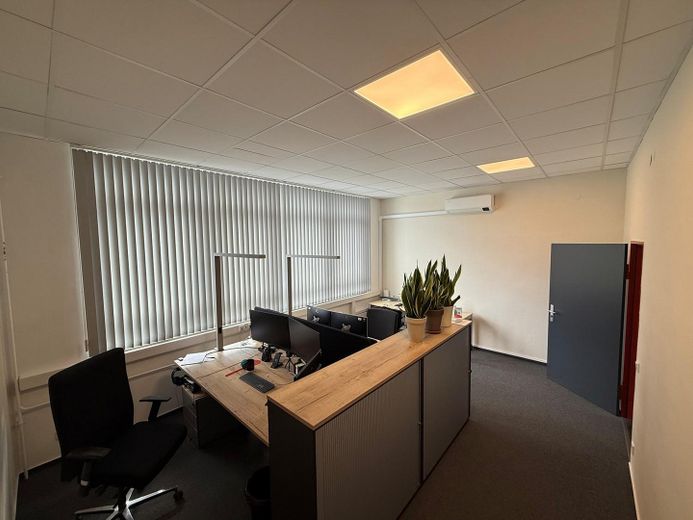 Selbstgenutzt oder vermietet - Gewerbeimmobilie in Coesfeld – 20m² Büro im OG