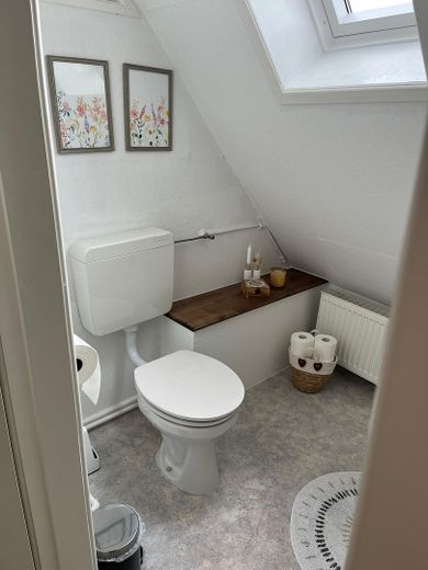 Accogliente appartamento con camera nella torre nel cuore del centro storico. 2,5 locali ** finestre nuove ** edificio storico – separates WC