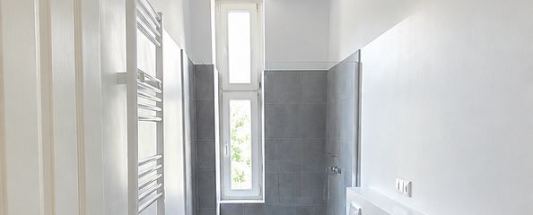 Appartement 3 pièces rénové avec goût, avec balcon, dans un quartier recherché de Berlin-Wilmersdorf – Badezimmer