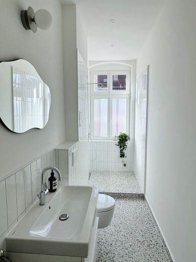PROVISIONSFREI: Sanierte Altbauwohnung mit Balkon im Winsviertel – Foto 3