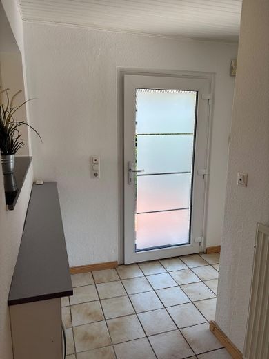 Freistehendes Einfamilienhaus mit Doppelgarage und schönem Garten – Foto 15