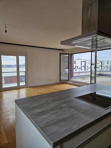 Dream 2-Room Apartment with Large Roof Terrace & Skyline Views | Modern Kitchen | Excellent Transport Links – Photo 4