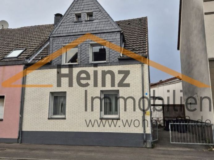 Familienfreundliche Doppelhaushälfte mit großem Garten – Foto 1