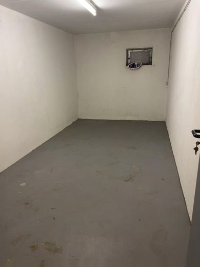 Aantrekkelijk, pas gerenoveerd 3-kamerappartement op een gewilde hoger gelegen locatie met onbelemmerd weids uitzicht – Großzügiger Keller
