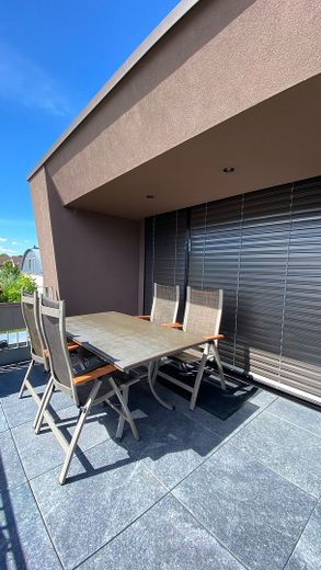 Bestens ausgestattete Maisonette-Wohnung (ca. 185 m², mit Einbauküche) in ruhiger Citylage von Bühl! – Dachterrasse / 2. OG