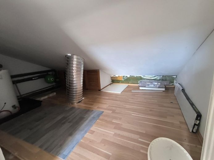 Casa a schiera centrale modernizzata a Ronnenberg, in posizione tranquilla e centrale – Dachboden